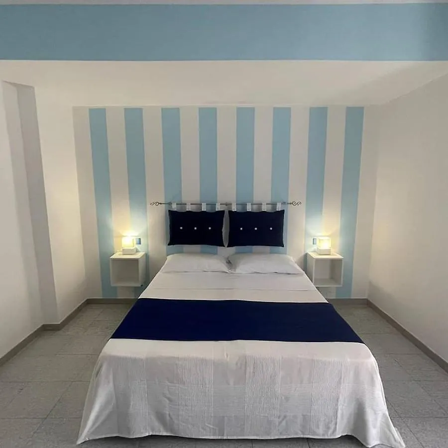 Cammaria Room Oliveri 0*,  Italia